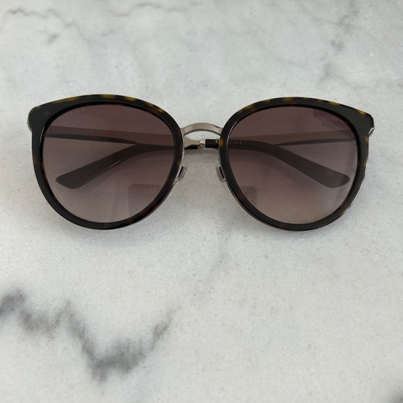 GUCCI Authentic Sunglasses - Picture 3 of 8